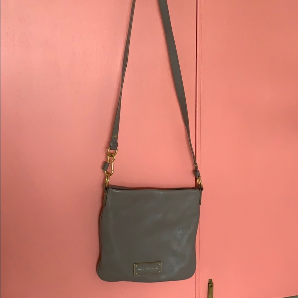 NWOT Marc Jacobs gray cross body/shoulder handbag